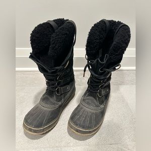 Joan of Arctic Shearling Boots (Sorel) - Size 8.5, Black